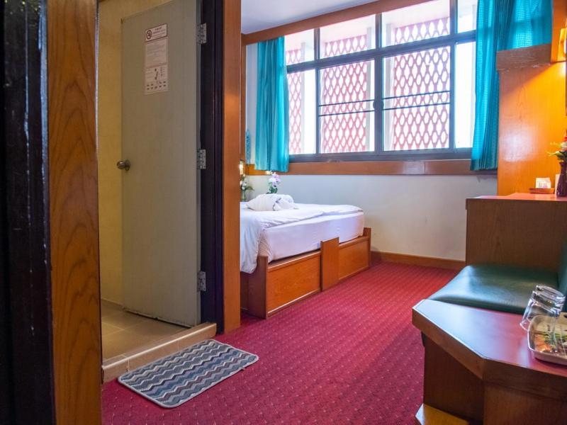 Siri Hotel Nakhon Ratchasima Extérieur photo