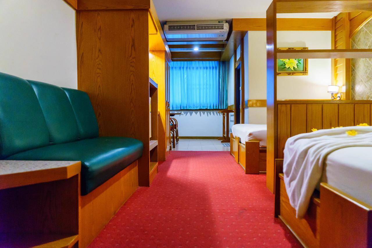 Siri Hotel Nakhon Ratchasima Extérieur photo